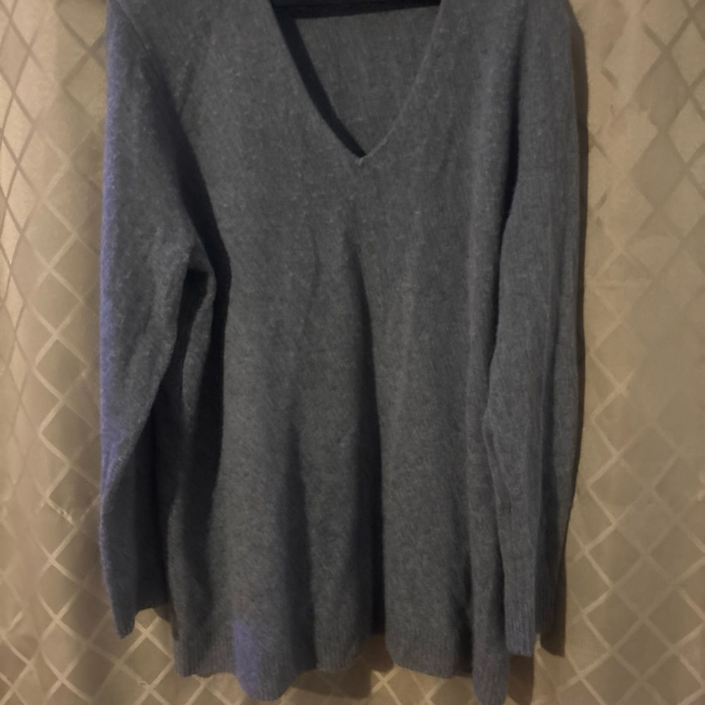41 Hawthorn Cashmere Men's V-Neck Sweater in Slate Gray